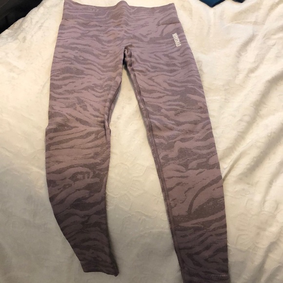 Gymshark Lilac Seamless Animal Print Leggings Size Small - Picture 1 of 3